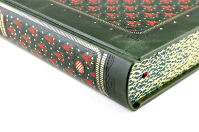 Письмена судьбы. Евразийская Книга знаков Ырк Битиг. Книга в коллекционном кожаном переплете ручной работы с многоцветным тиснением в восточном стиле и с украшенным обрезом
